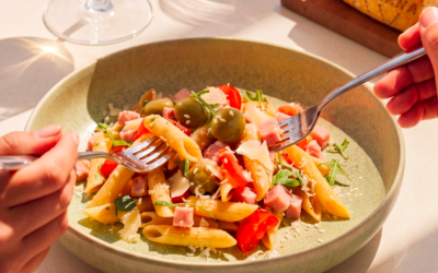Pasta fredda con prosciutto cotto, pomodorini, rucola e Grana Padano DOP