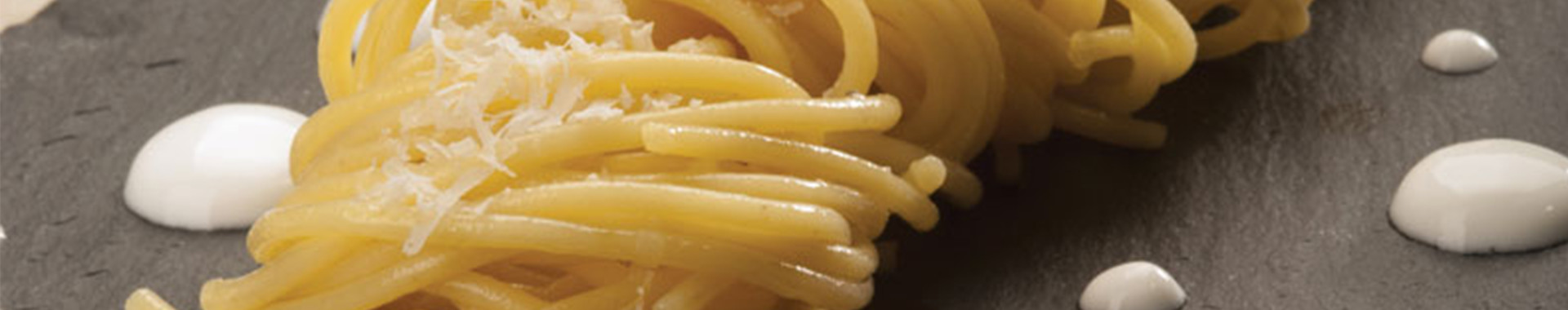 Spaghetti_aglio_olio_peperoncino_crema_Grana-m