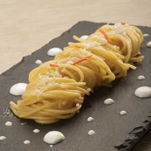 Spaghetti ail, huile et piment, crème de Grana Padano