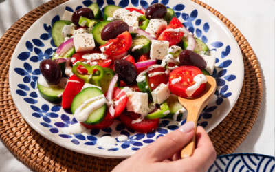 Insalata greca con salsa al Grana Padano DOP